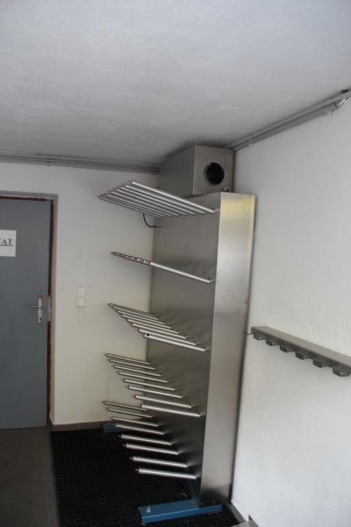 Haus Wally ノイシュティフト・イム・シュトゥーバイタール エクステリア 写真